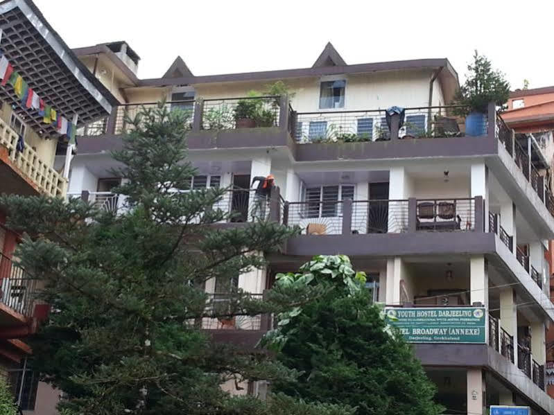 Hotel Broadway Darjeeling  Exteriör bild